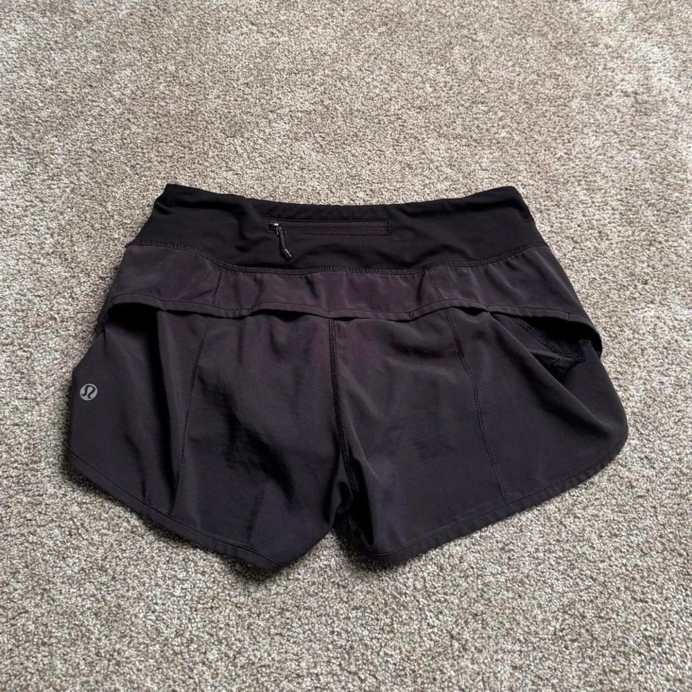 BLACK LULULEMON ACTIVEWEAR SHORTS